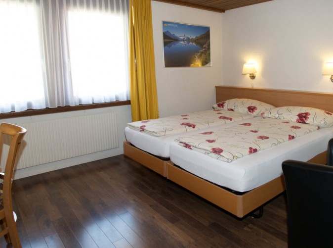 030_Roessli_Interlaken_Schoene Aussichten Touristik_04250185_